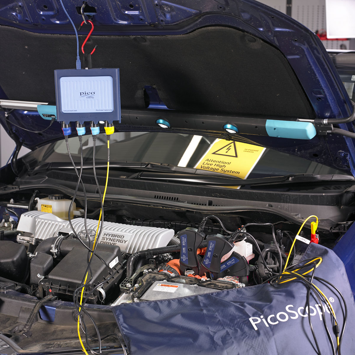 PicoScope being
      used with a hybrid electric vehicle (HEV)